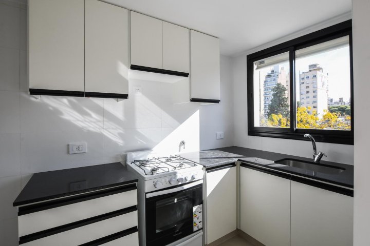 COCHABAMBA  500  -  DEPARTAMENTO 2 DORMITORIOS  - CON  PATIO EXCLUSIVO - A ESTRENAR -