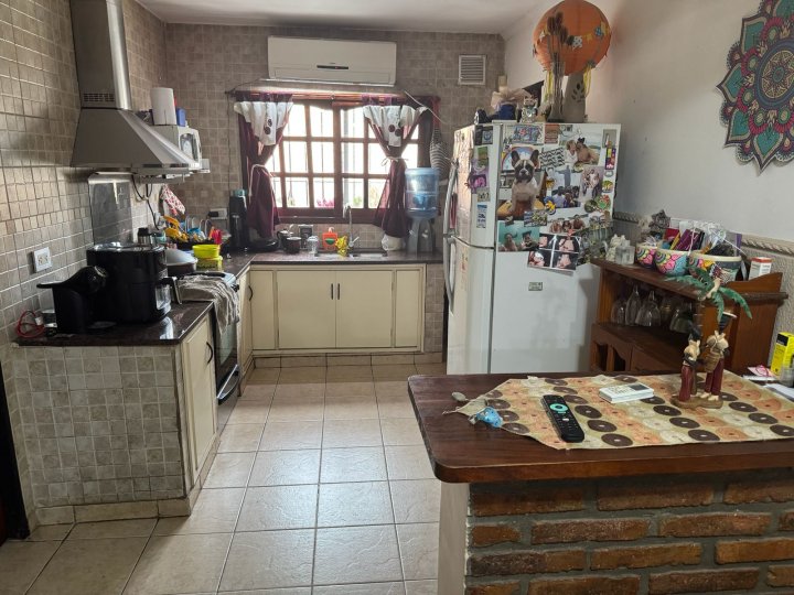 DORREGO  5857 B - CASA 2 DORMITORIOS  -  CON COCHERA  -