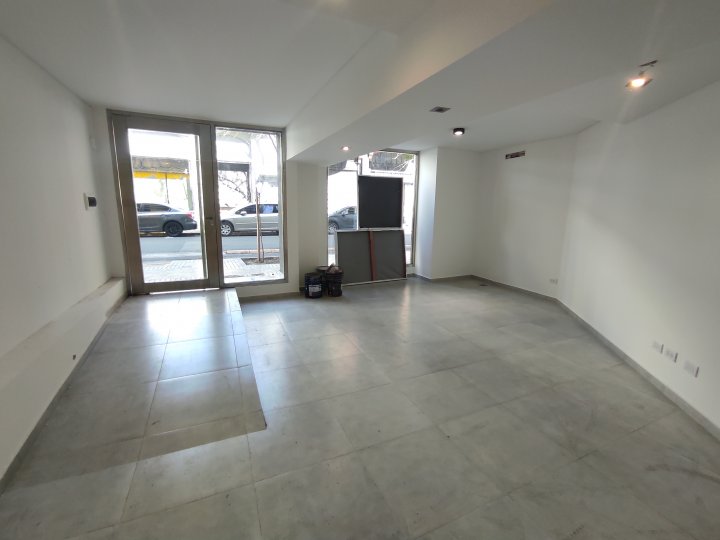 SALTA 1828  - LOCAL COMERCIAL -